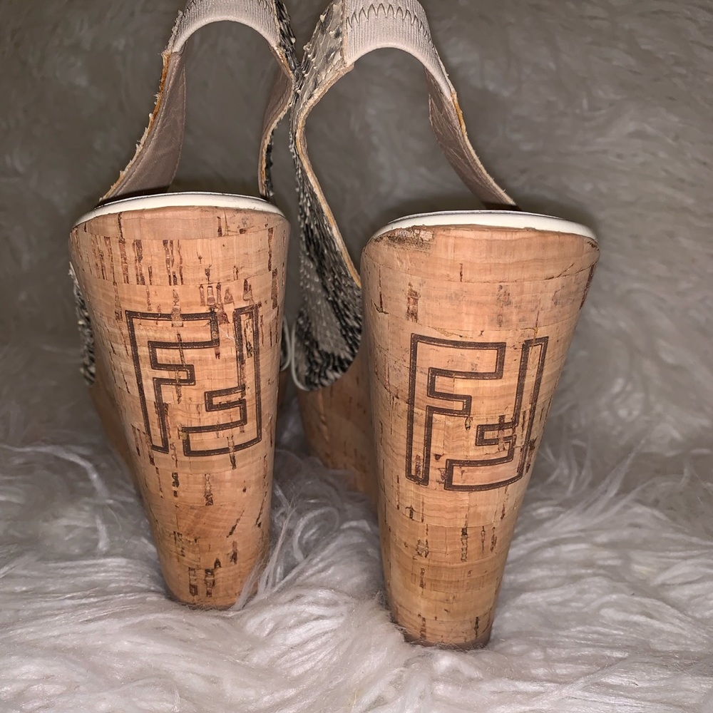 Gorgeous Fendi Wedges size 39